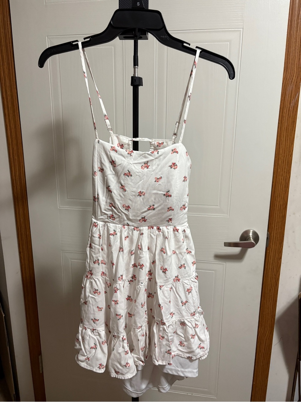 Streetwear Society White Floral Spaghetti-Strap Dress